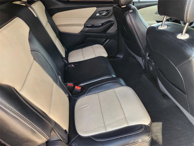 Photo of 2022 Summit White Chevrolet Traverse