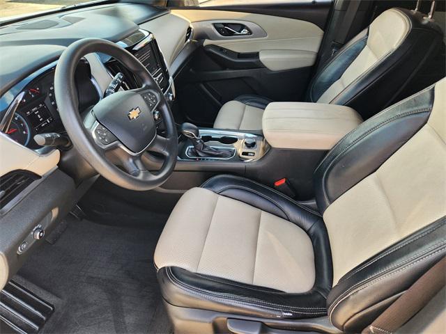 Photo of 2022 Summit White Chevrolet Traverse