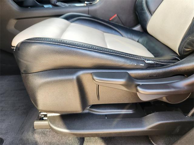 Photo of 2022 Summit White Chevrolet Traverse
