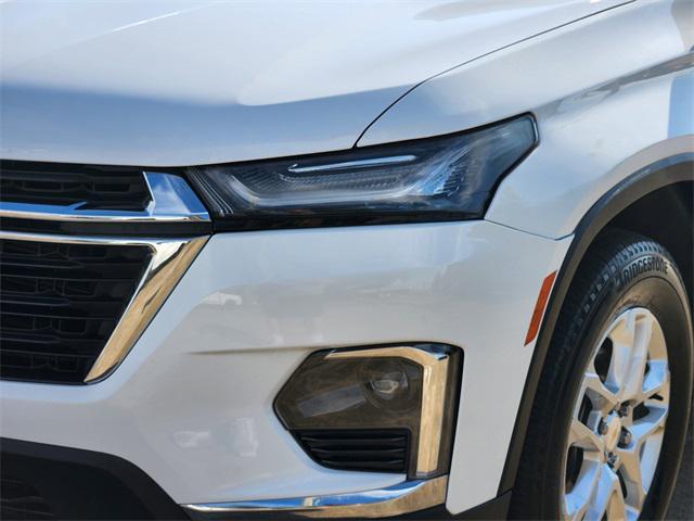 Photo of 2022 Summit White Chevrolet Traverse