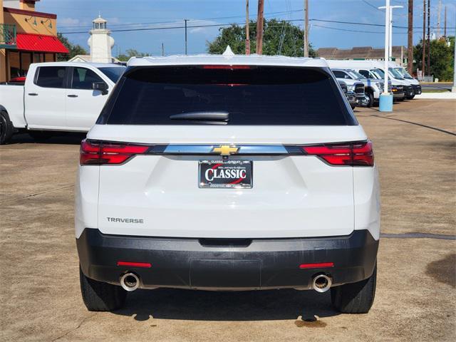 Photo of 2022 Summit White Chevrolet Traverse