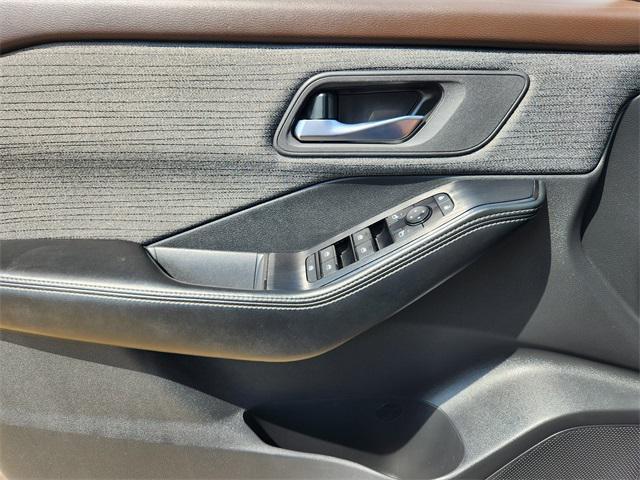 Photo of 2023 Gun Metallic Nissan Rogue
