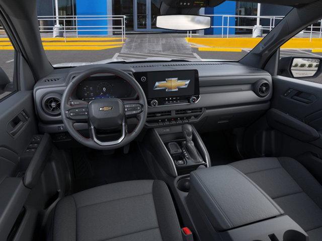 Photo of 2025 Summit White Chevrolet Colorado