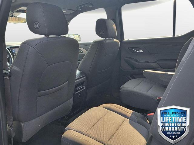 Photo of 2023 Black Cherry Metallic Chevrolet Traverse