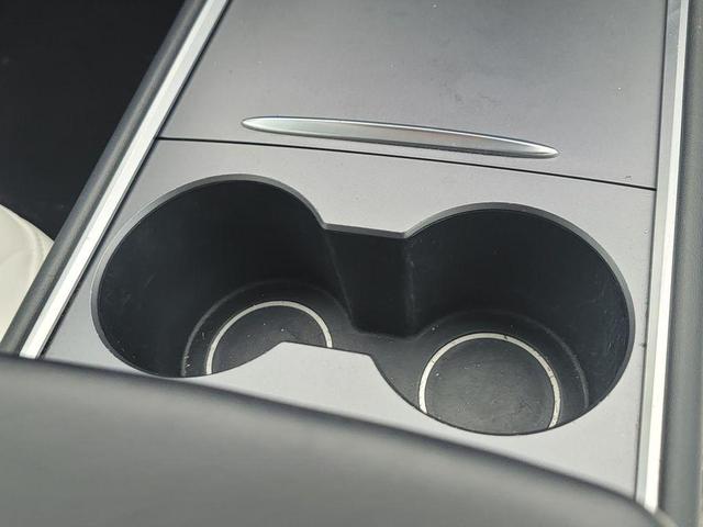 Photo of 2022 Pearl White Multi-Coat Tesla Model Y