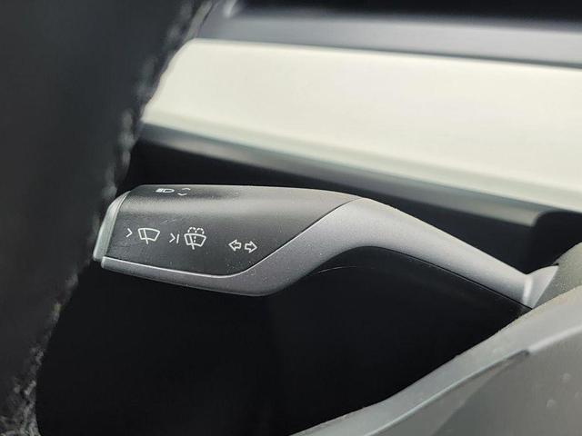 Photo of 2022 Pearl White Multi-Coat Tesla Model Y