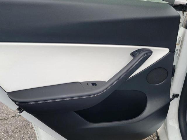 Photo of 2022 Pearl White Multi-Coat Tesla Model Y