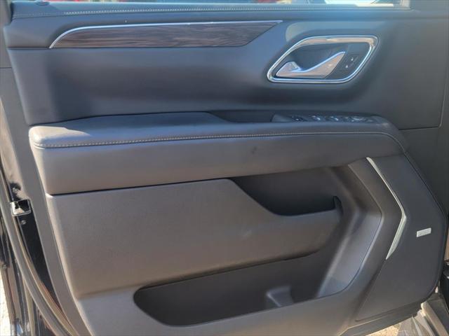 Photo of 2022 Black Chevrolet Suburban