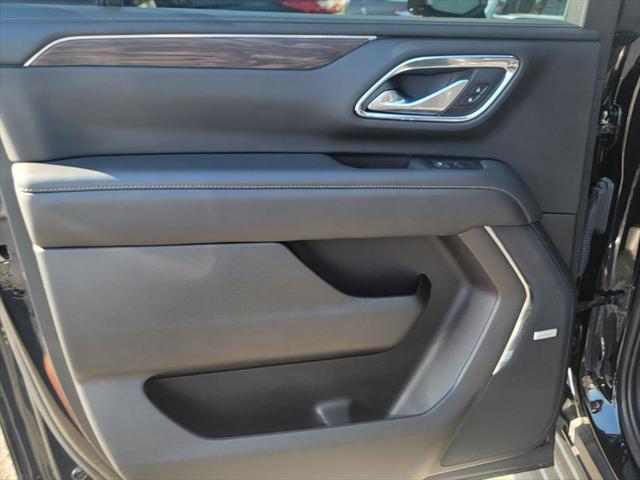 Photo of 2022 Black Chevrolet Suburban