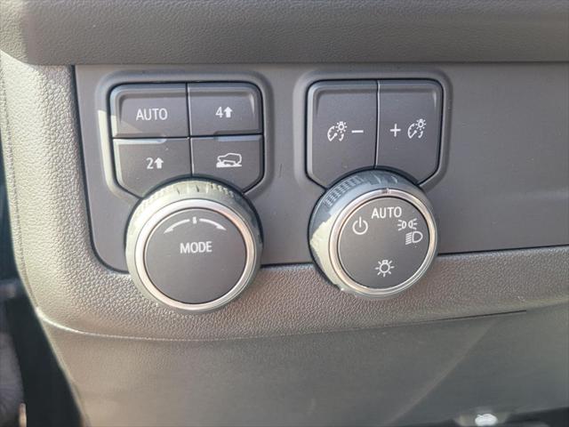 Photo of 2022 Black Chevrolet Suburban