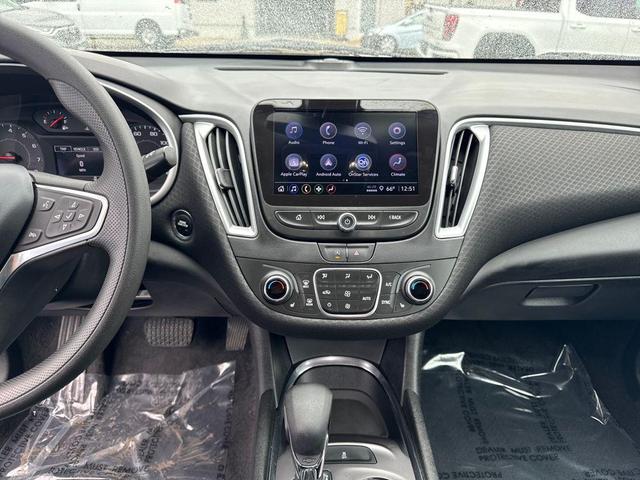 Photo of 2022 Summit White Chevrolet Malibu