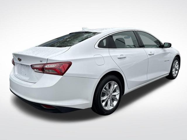 Photo of 2022 Summit White Chevrolet Malibu