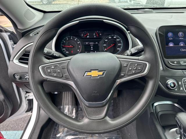 Photo of 2022 Summit White Chevrolet Malibu