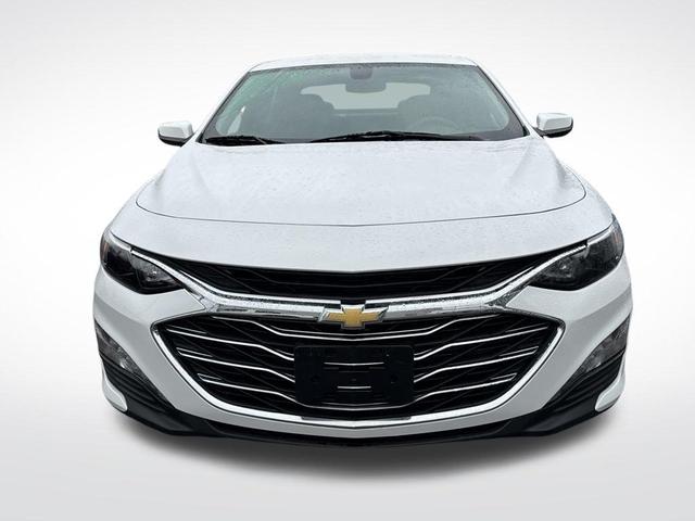 Photo of 2022 Summit White Chevrolet Malibu