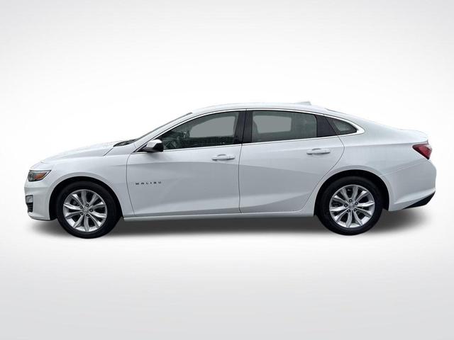 Photo of 2022 Summit White Chevrolet Malibu