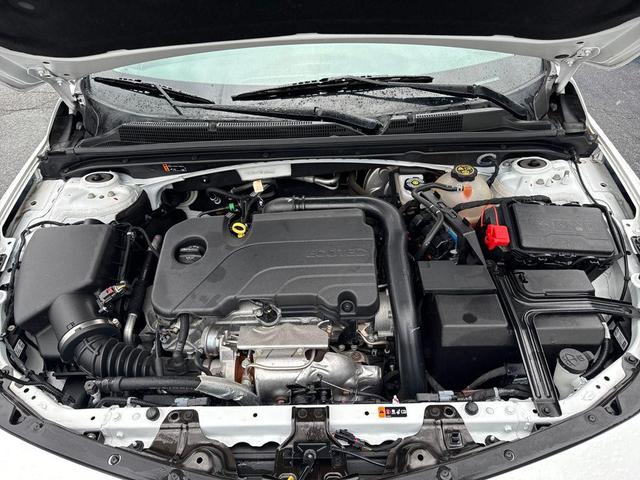 Photo of 2022 Summit White Chevrolet Malibu
