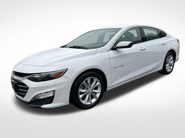 Photo of 2022 Summit White Chevrolet Malibu