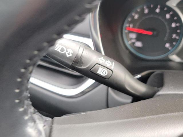 Photo of 2022 Silver Ice Metallic Chevrolet Equinox