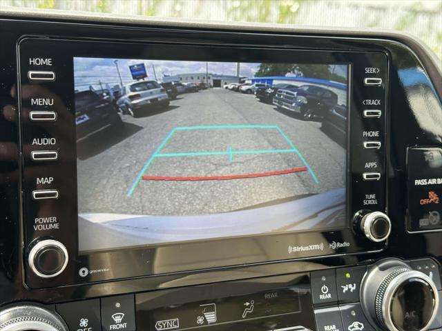 Photo of 2022 Wind Chill Pearl Toyota Highlander