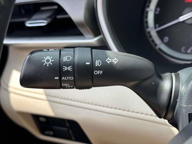 Photo of 2022 Wind Chill Pearl Toyota Highlander
