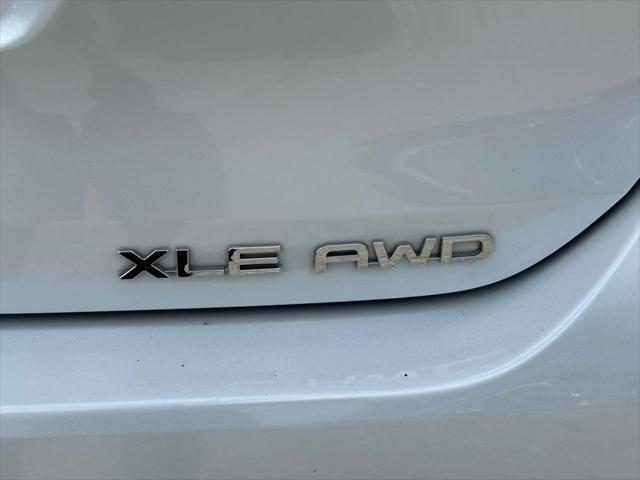 Photo of 2022 Wind Chill Pearl Toyota Highlander