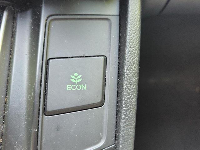 Photo of 2018 White Diamond Pearl Honda CR-V