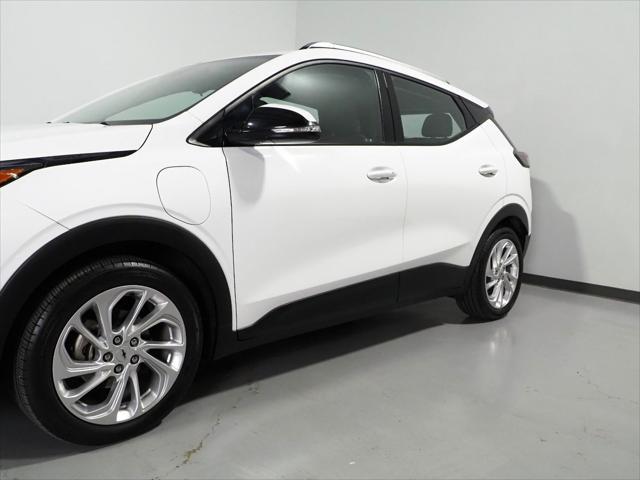 Photo of 2022 Summit White Chevrolet Bolt EUV