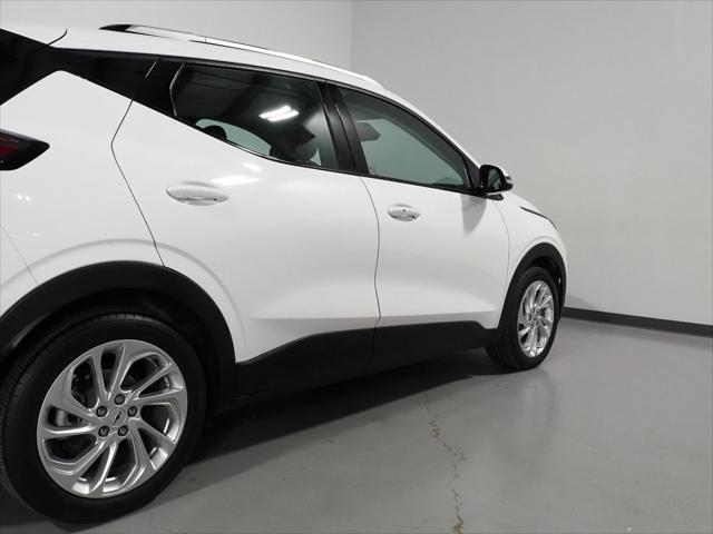 Photo of 2022 Summit White Chevrolet Bolt EUV