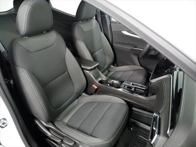 Photo of 2022 Summit White Chevrolet Bolt EUV