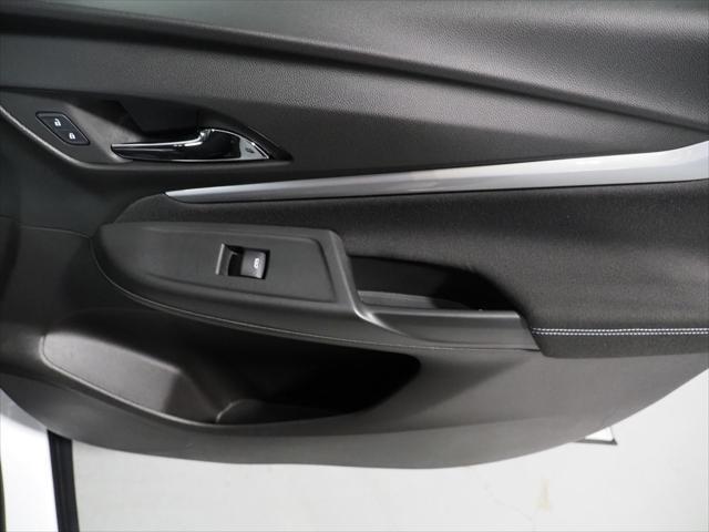 Photo of 2022 Summit White Chevrolet Bolt EUV