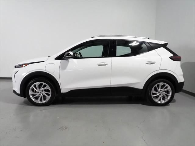 Photo of 2022 Summit White Chevrolet Bolt EUV