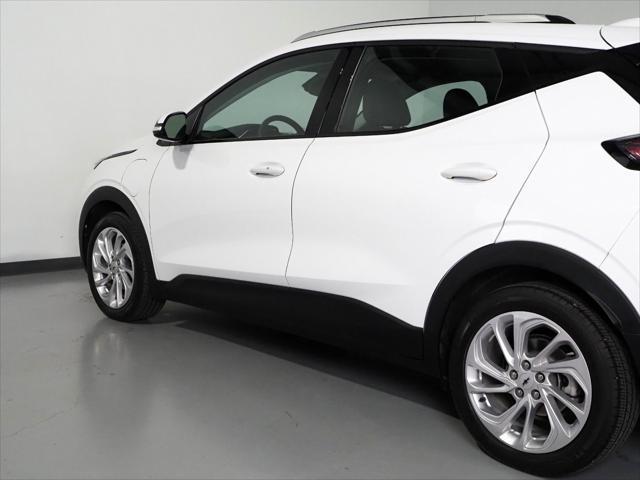 Photo of 2022 Summit White Chevrolet Bolt EUV