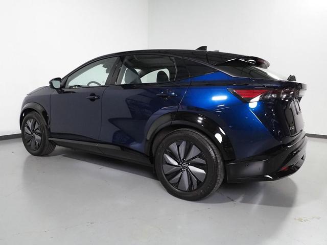 Photo of 2023 Deep Ocean Blue Pearl/Black Diamond Pearl Nissan ARIYA