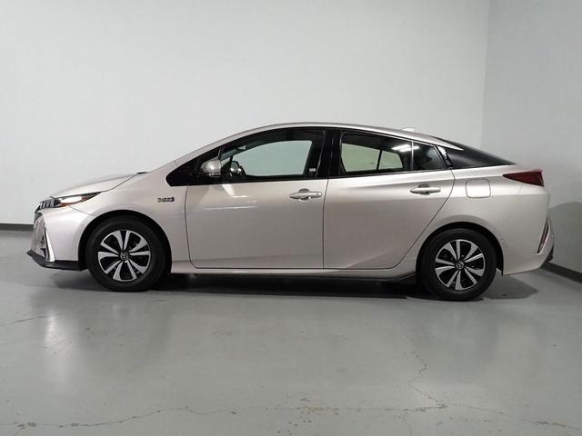 Photo of 2018 Titanium Glow Toyota Prius Prime