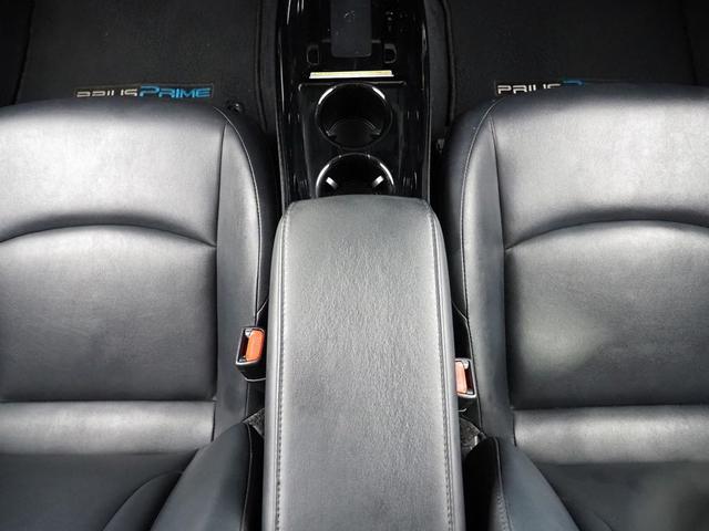 Photo of 2018 Titanium Glow Toyota Prius Prime