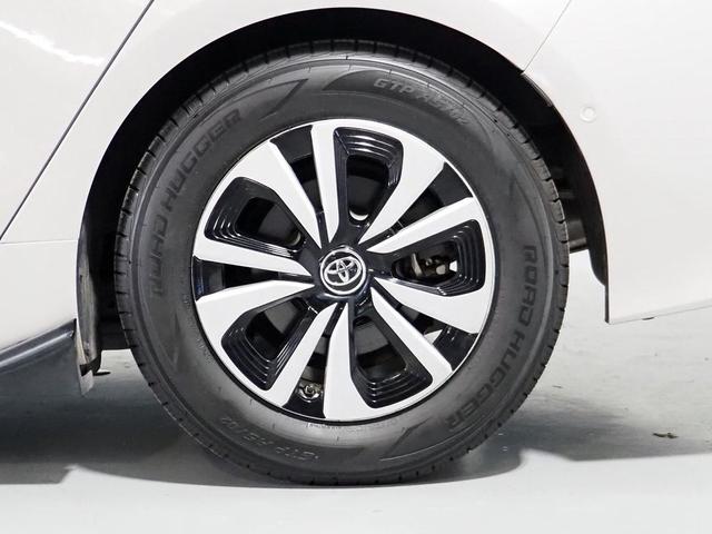 Photo of 2018 Titanium Glow Toyota Prius Prime