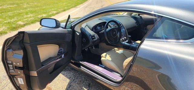 Photo of 2006 GREY Aston Martin V8 Vantage