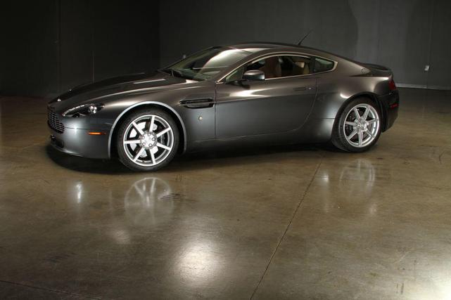 Photo of 2006 GREY Aston Martin V8 Vantage