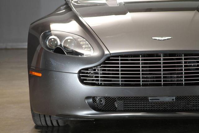 Photo of 2006 GREY Aston Martin V8 Vantage