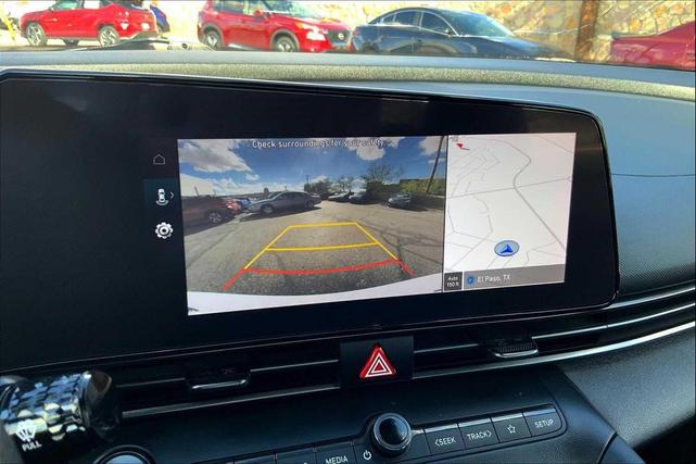 Photo of 2023 Ceramic White Hyundai ELANTRA