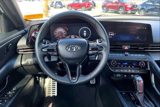 Photo of 2023 Ceramic White Hyundai ELANTRA
