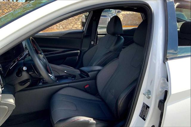 Photo of 2023 Ceramic White Hyundai ELANTRA