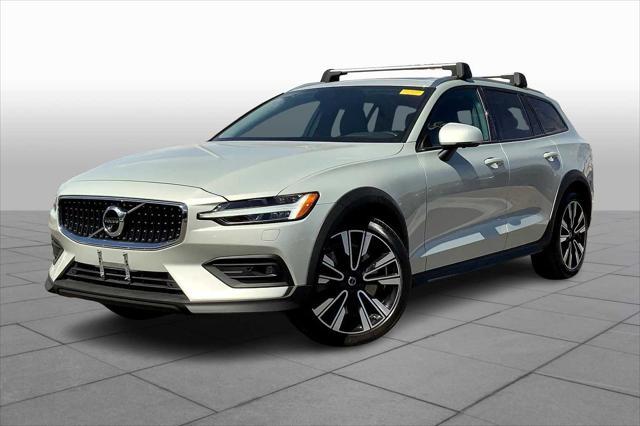 2022 Volvo V60 Cross Country