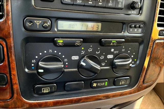 Photo of 1999 Natural White Toyota Land Cruiser