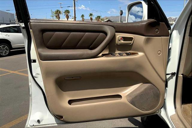 Photo of 1999 Natural White Toyota Land Cruiser