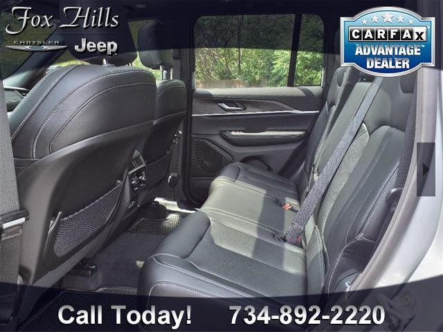 Photo of 2025 Silver Zynith Jeep Grand Cherokee