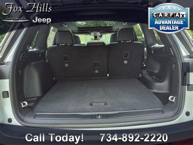 Photo of 2025 Silver Zynith Jeep Grand Cherokee