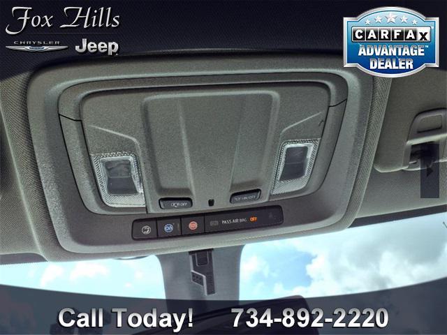 Photo of 2019 Summit White GMC Sierra 1500