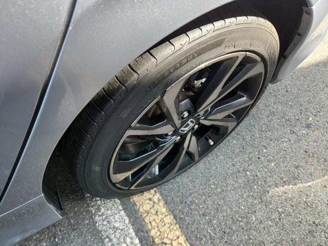 Photo of 2021 Silver Honda Civic