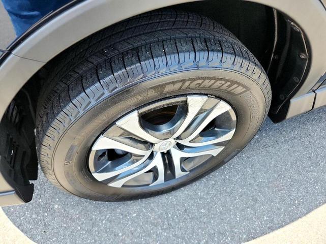 Photo of 2017 Blue Toyota RAV4